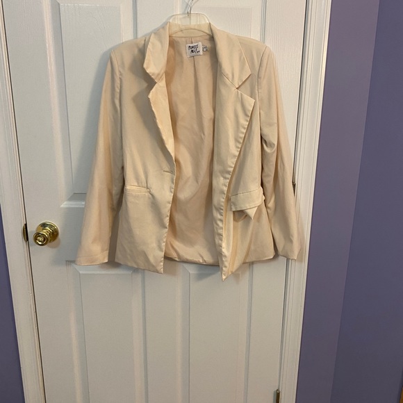 NWOT princess polly cream blazer - Picture 3 of 4
